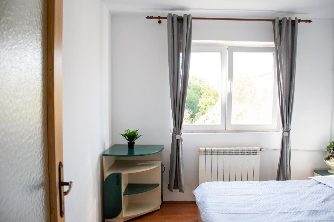 Family-Friendly Apartment Oradea Ngoại thất bức ảnh