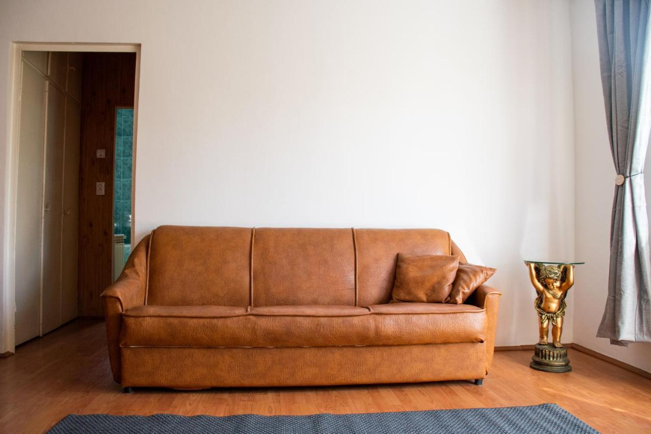 Family-Friendly Apartment Oradea Ngoại thất bức ảnh
