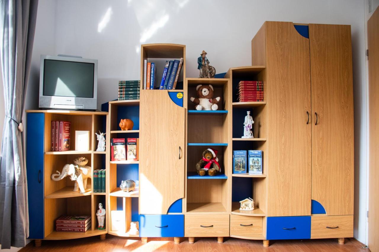 Family-Friendly Apartment Oradea Ngoại thất bức ảnh