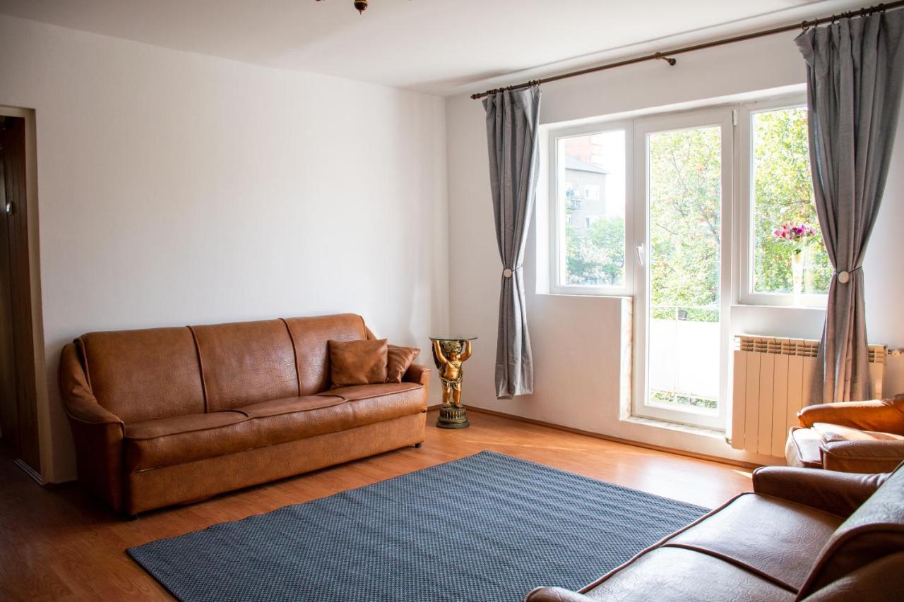 Family-Friendly Apartment Oradea Ngoại thất bức ảnh